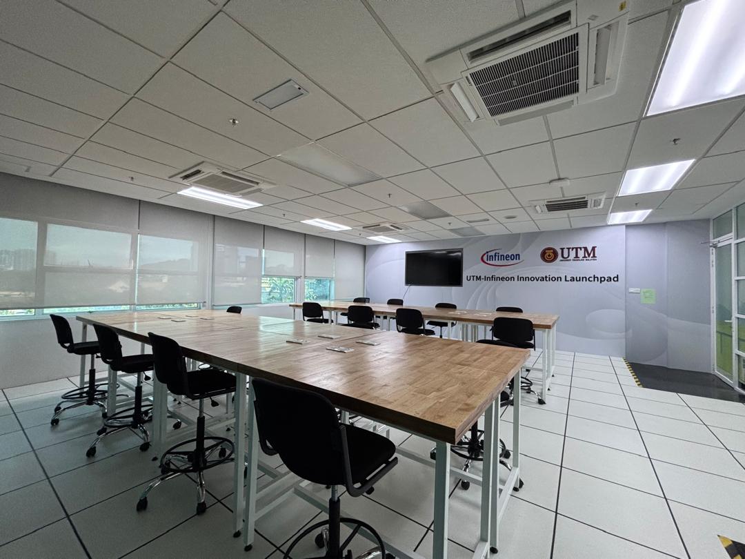 UTM-Infineon Lab Image